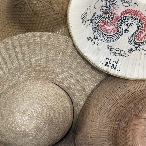 Pèle mêle de chapeaux exotiques